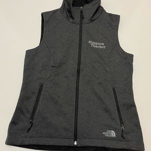 The north face vest women’s small